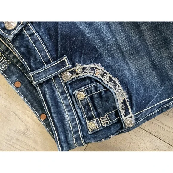 Miss Me Easy Cropped Mid Rise Jeans Dark Wash Embellished Size 27 Y2K Straight - Picture 7 of 13